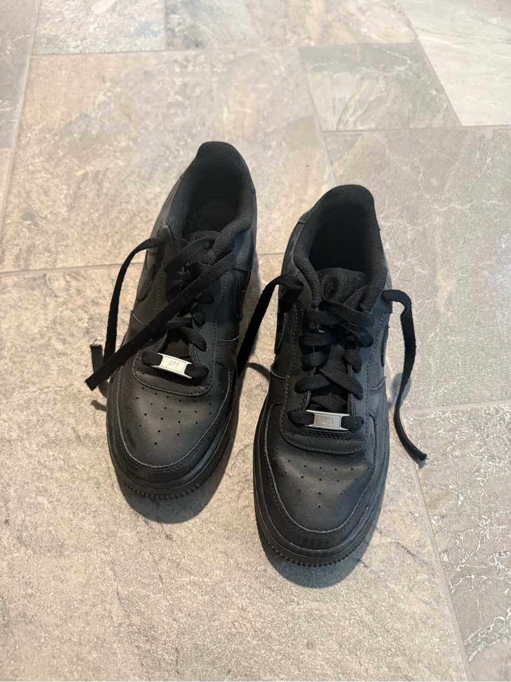 DC Men's Black Low-Top Lace-Up Sneakers
